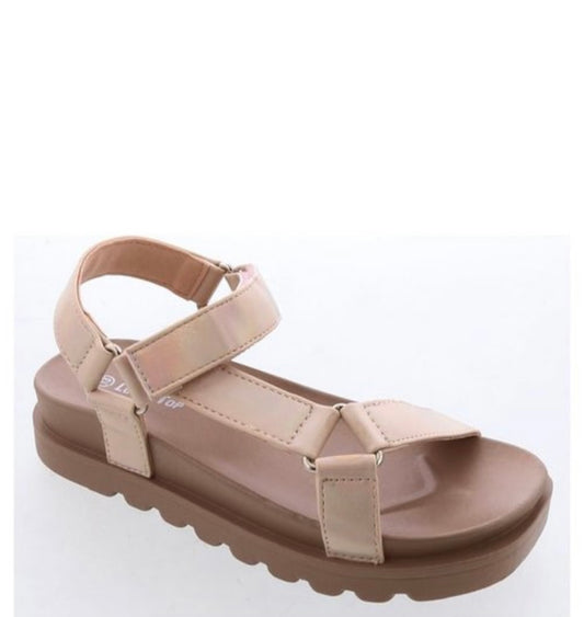 Nia sandals